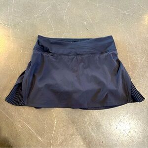 Lululemon Women’s - Play off the Pleats Skirt - Skort - Black - Size 4